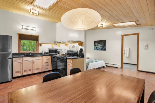 full kitchen