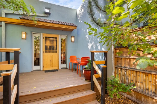 yado porch